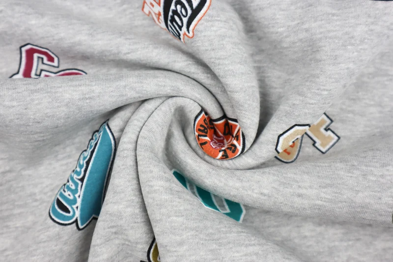 Sweatshirt Stoff College Patches by Qjutie