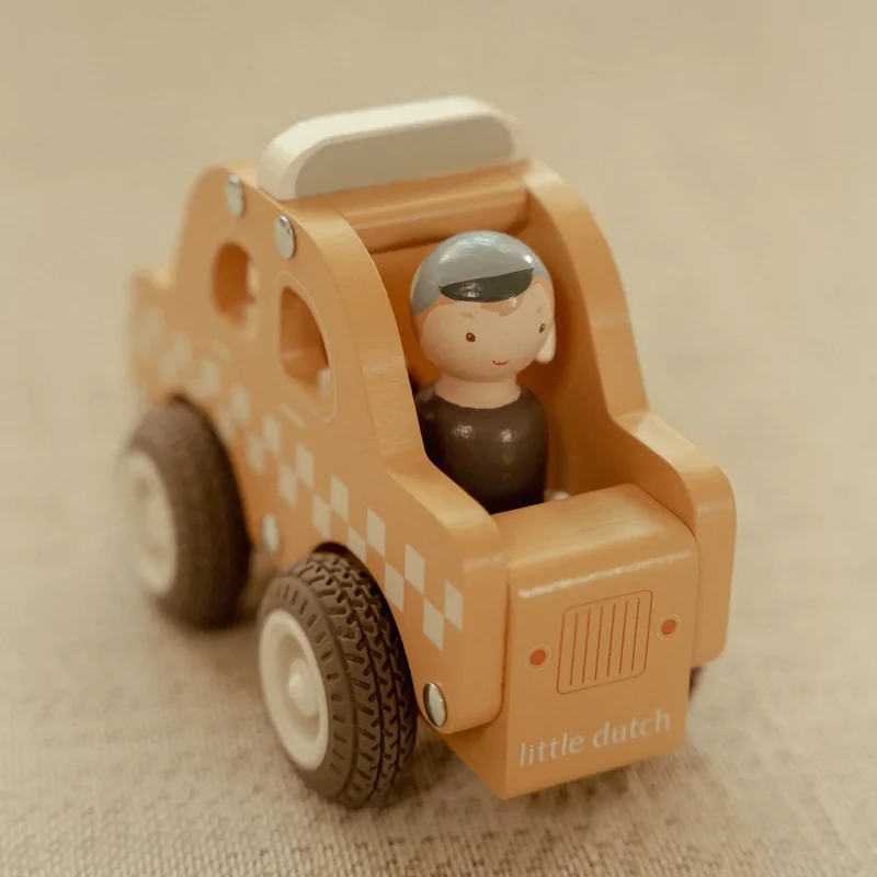 Houten taxi – Geel – Essentials